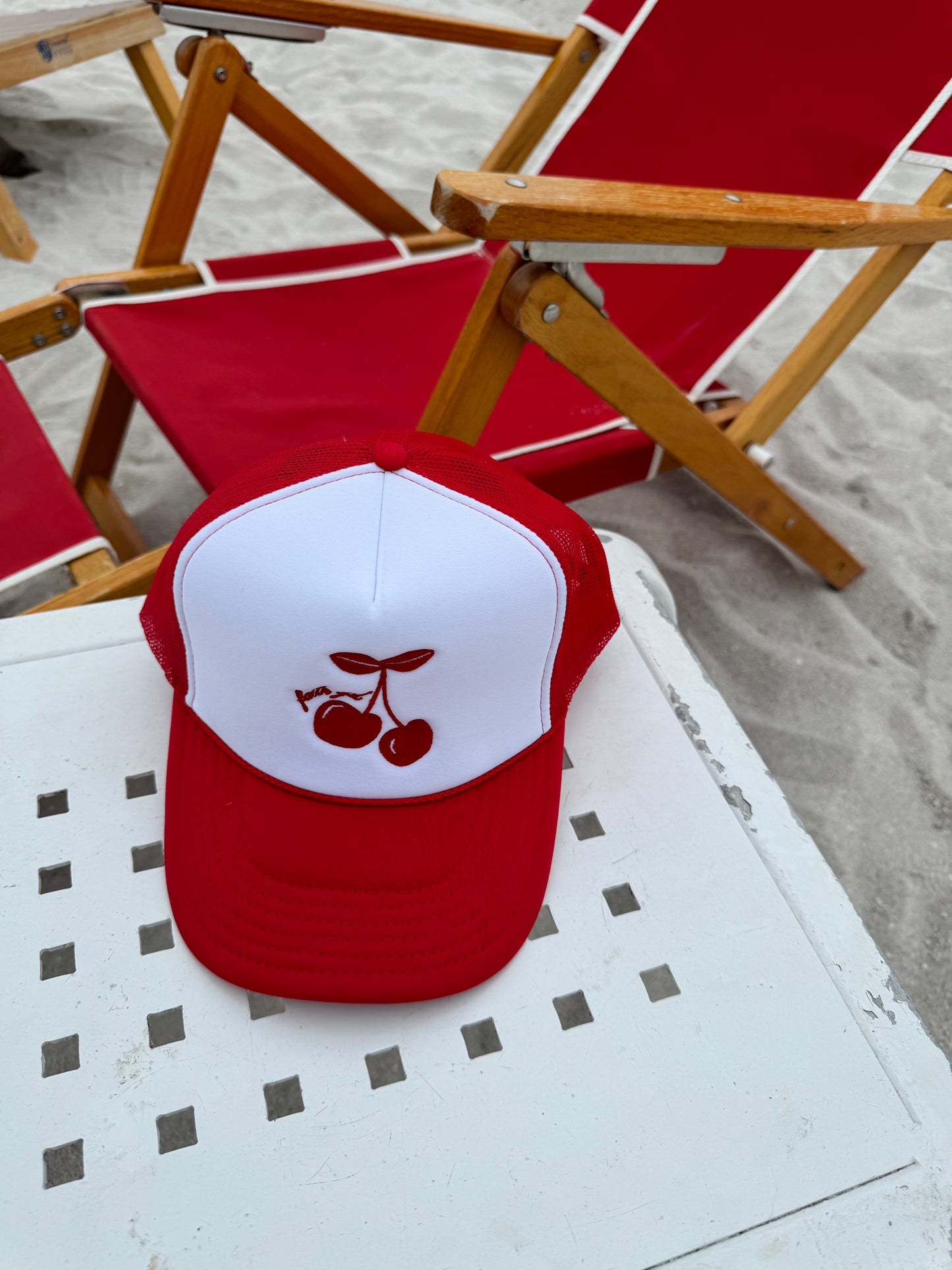 Faith Gal - Cherry trucker hat