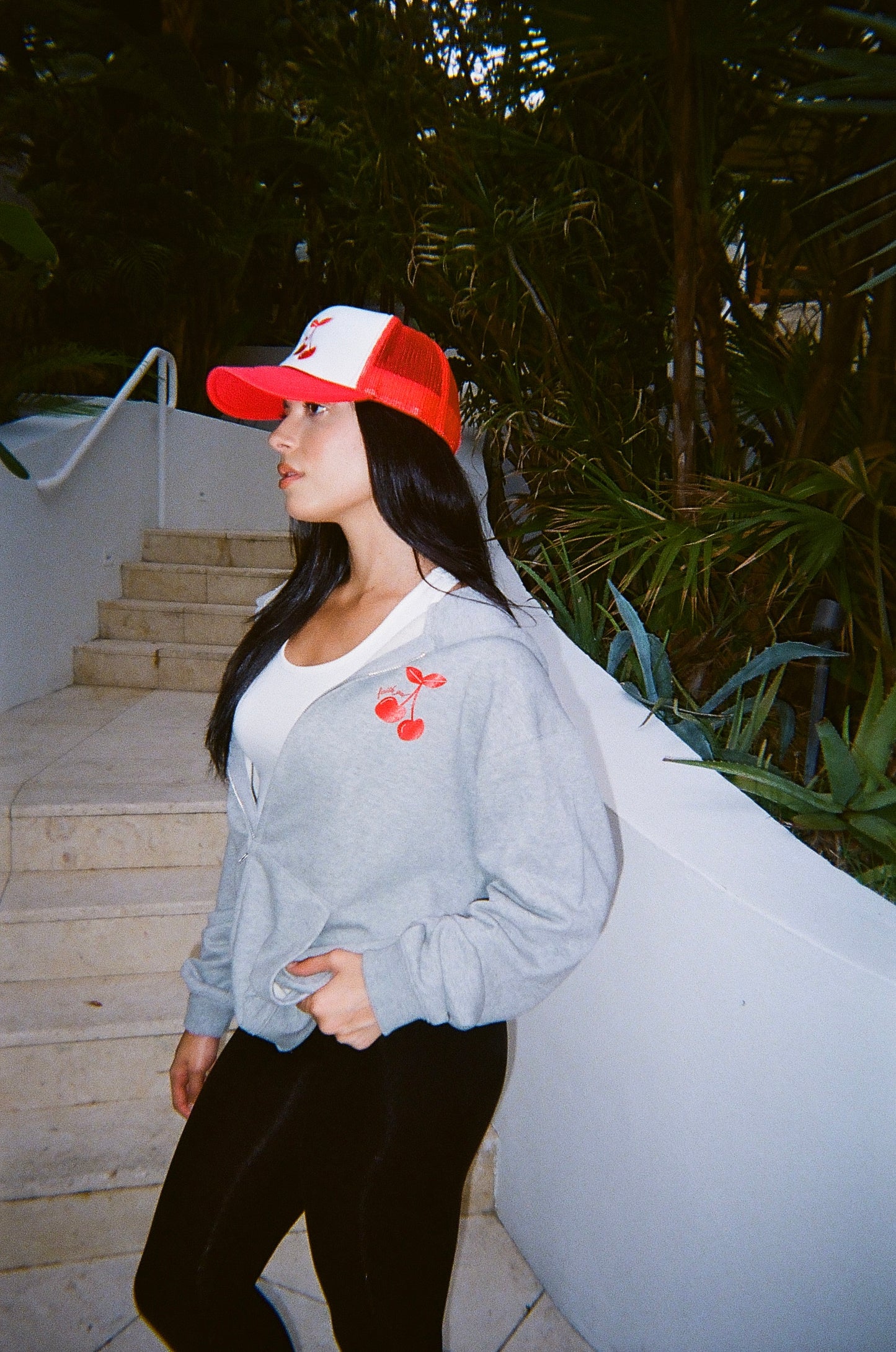 Faith Gal - Cherry trucker hat